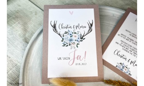 Einladungskarte Hochzeit Geweih Kraftpapier floral