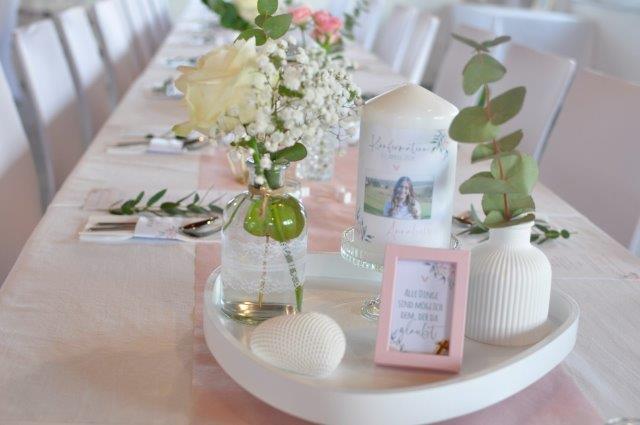 Tischdeko Konfirmation in weiß rosa - Inspiration